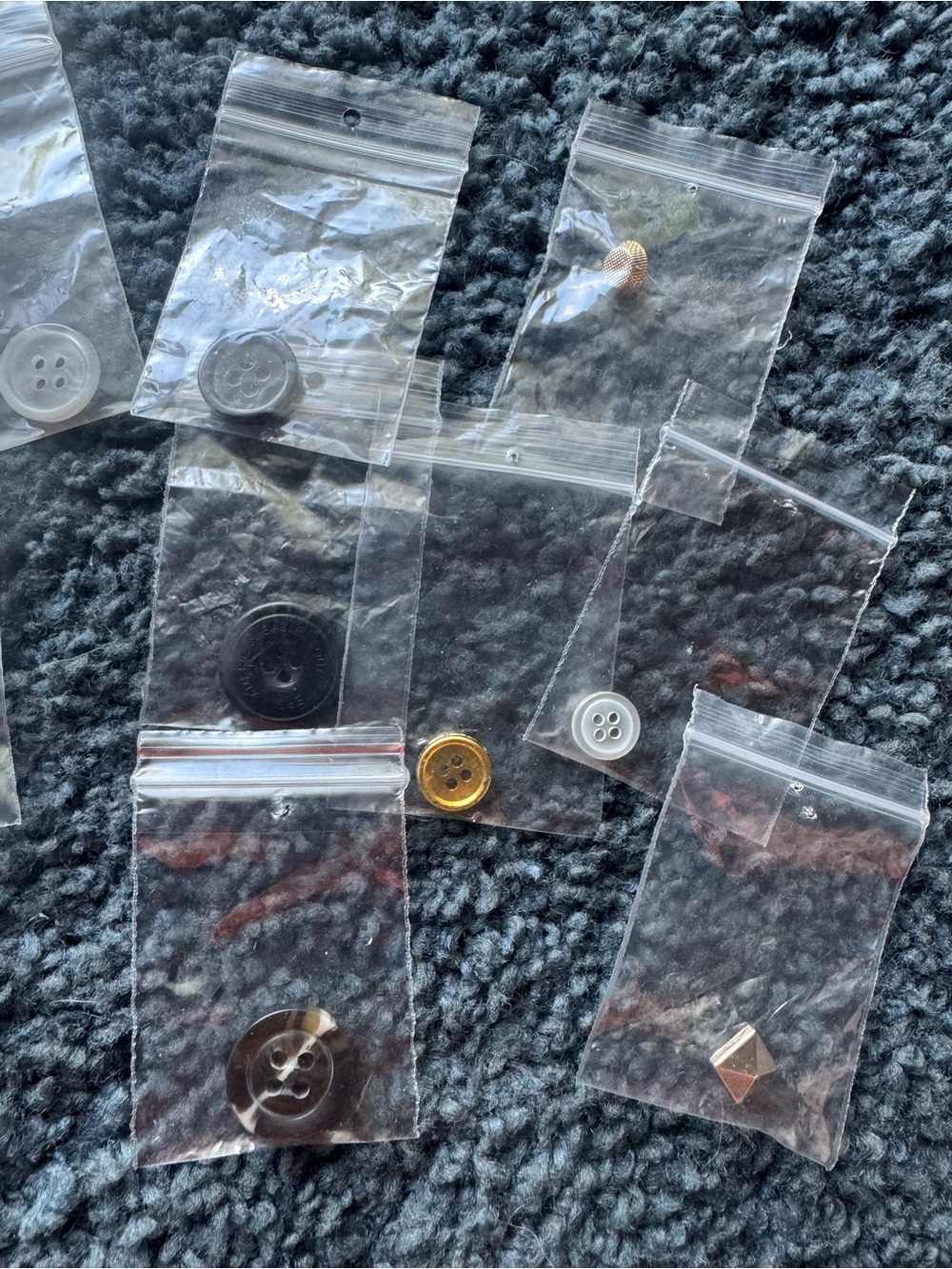 Buttons- 20 Assorted/Mixed Colors - Picture 6 of 6